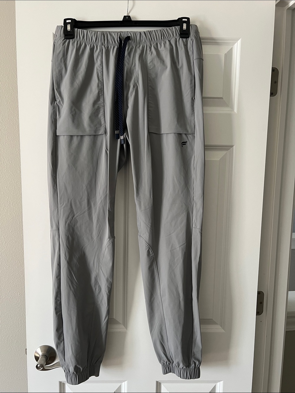 Fabletics Men's Light Gray Drawstring Joggers